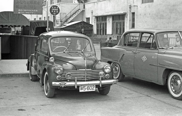 Hino renault 4cv